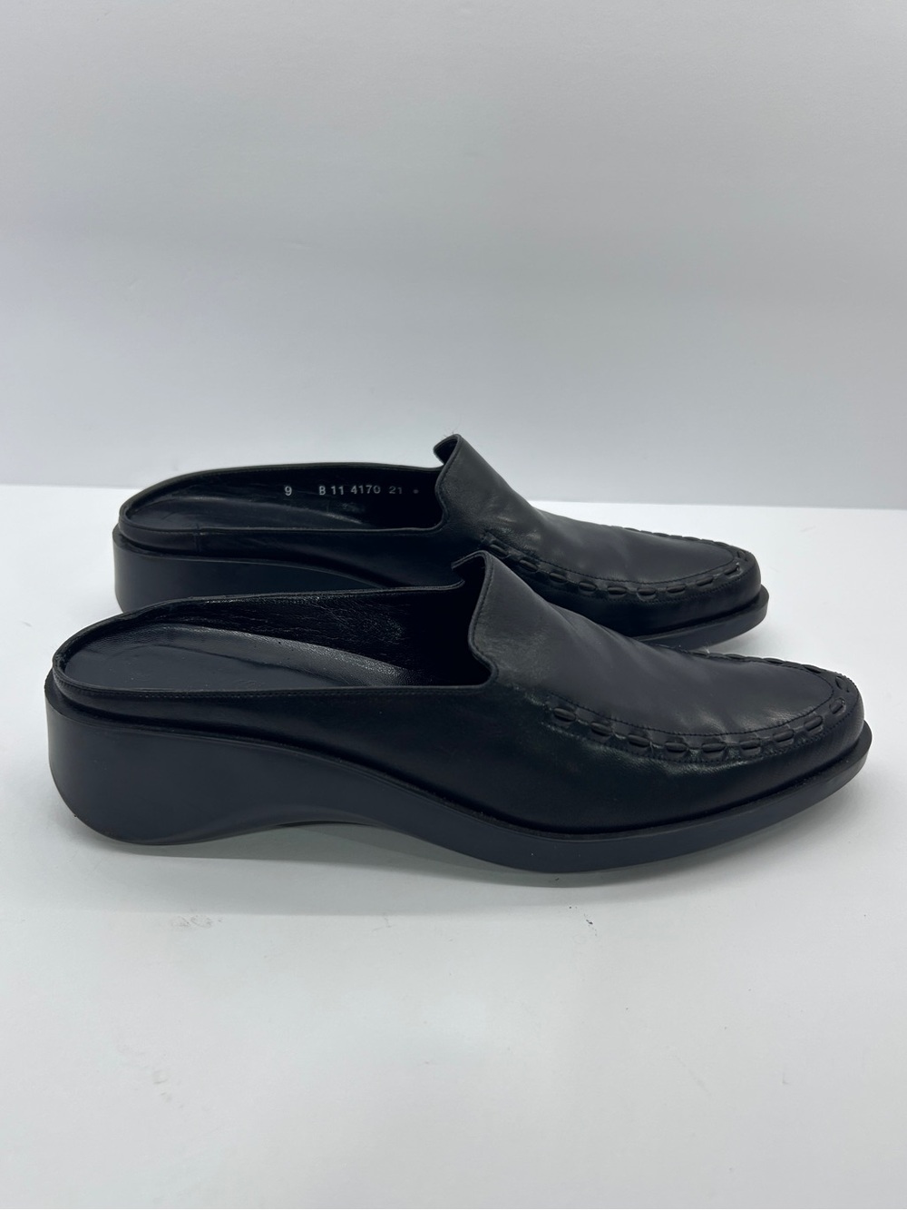 Women’s Robert Clergerie Leather Mule Clogs Stiched Sz 9 Made in France Comfort